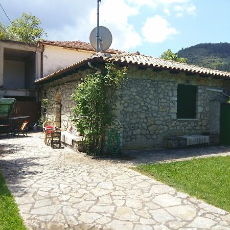 Villa Frias Asprogerakata Dış mekan fotoğraf