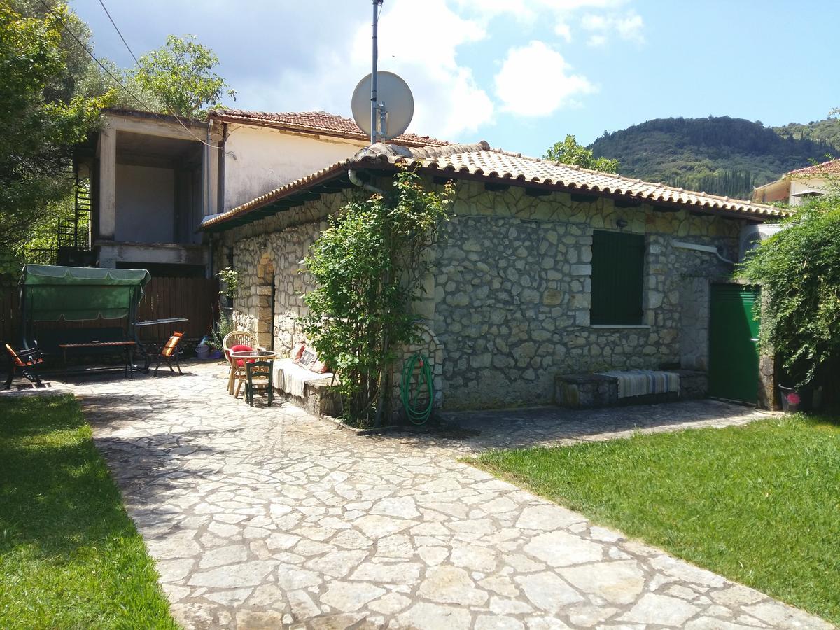 Villa Frias Asprogerakata Dış mekan fotoğraf
